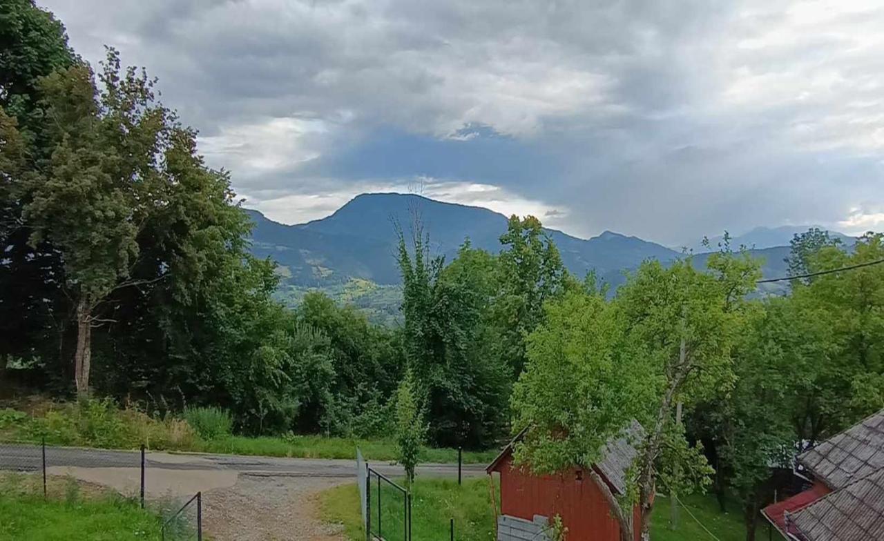 Villa Casuta Din Livada Moisei Esterno foto