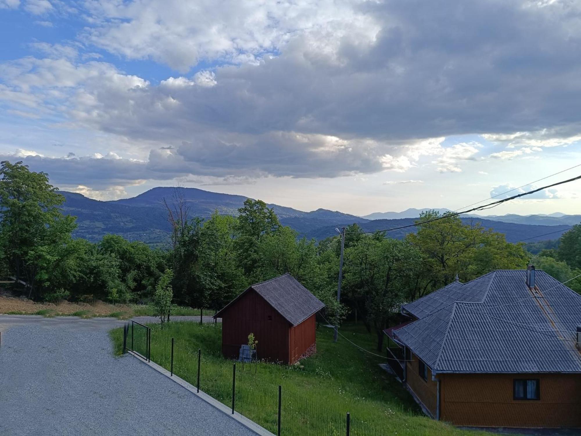 Villa Casuta Din Livada Moisei Esterno foto